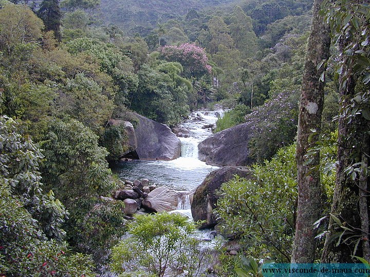pool_waterfall.jpg Cachoeiras em Visconde de  Mauá
