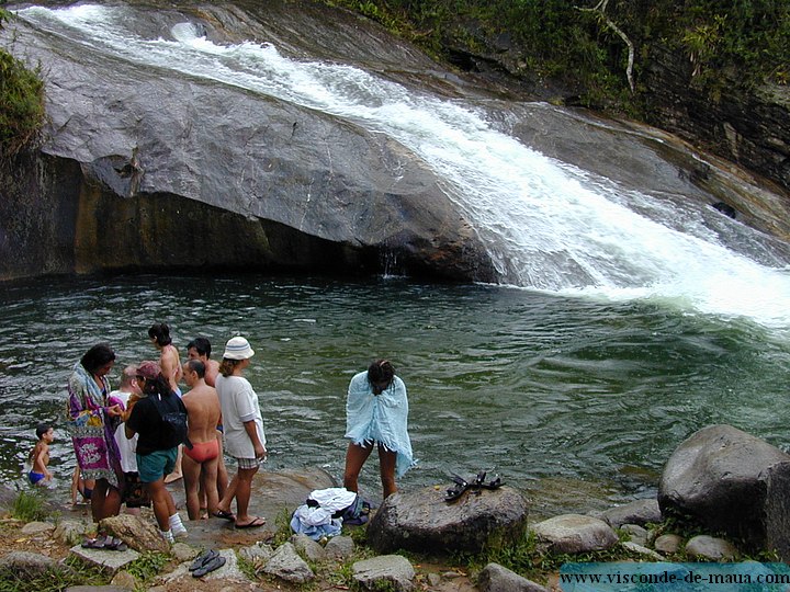 escorrega3.jpg Cachoeiras em Visconde de  Mauá